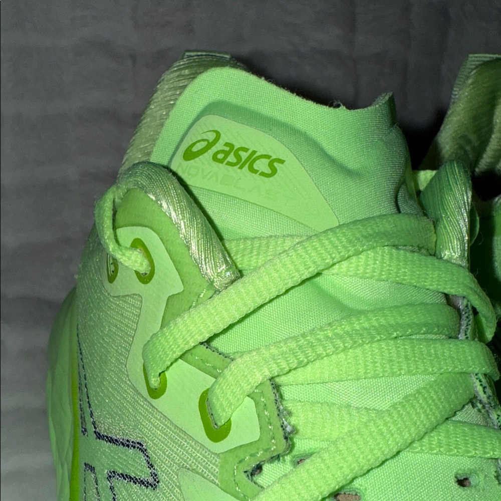 ASICS Novablast 4 Illuminate Green Running Shoes W9.5 2023 - Picture 3 of 16
